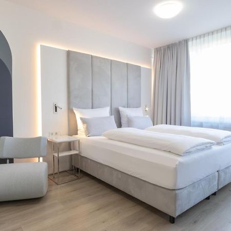Zzzpace Smart-Hotel Bielefeld Zentrum ภายนอก รูปภาพ