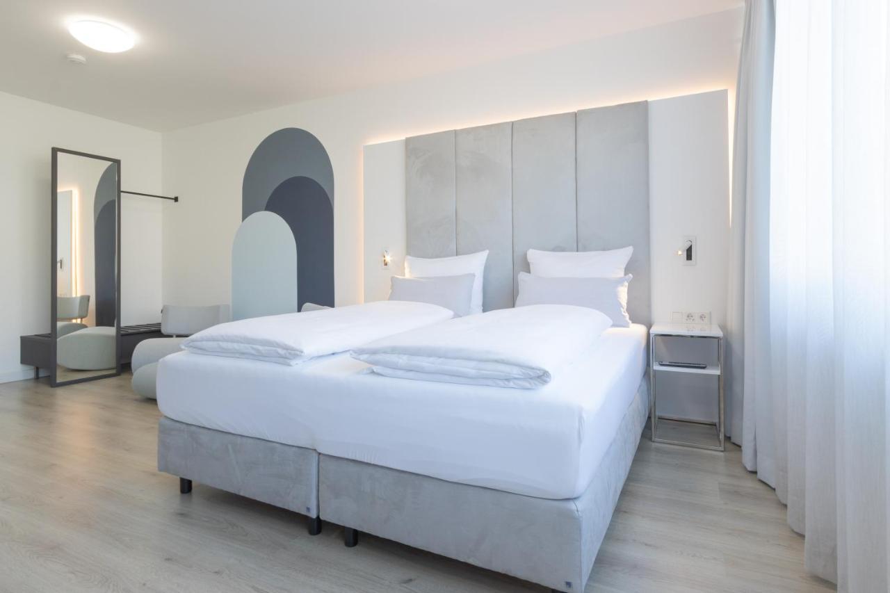 Zzzpace Smart-Hotel Bielefeld Zentrum ภายนอก รูปภาพ
