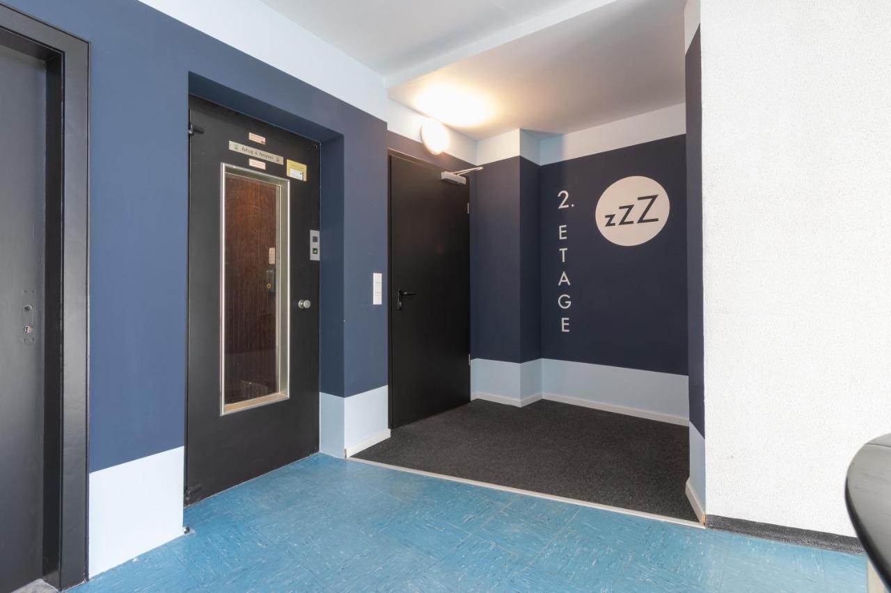 Zzzpace Smart-Hotel Bielefeld Zentrum ภายนอก รูปภาพ