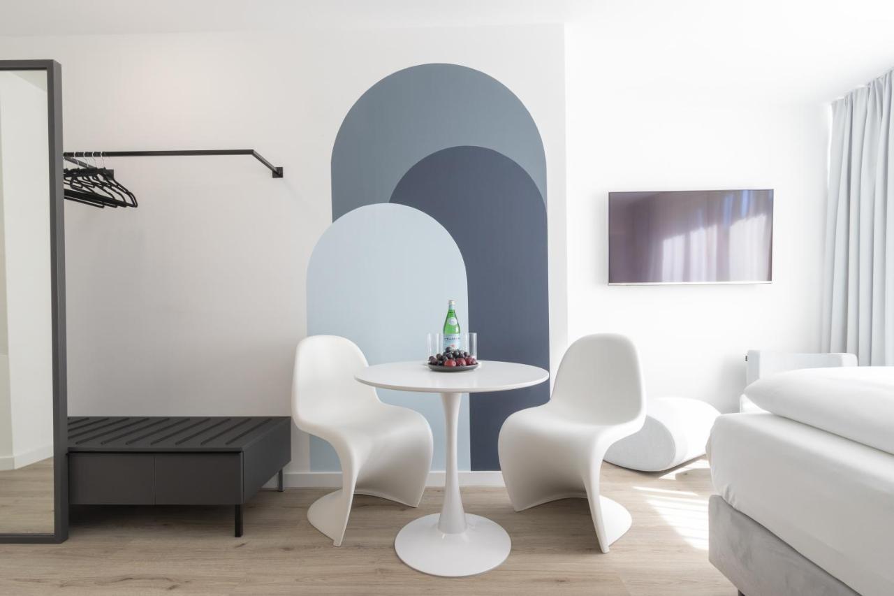 Zzzpace Smart-Hotel Bielefeld Zentrum ภายนอก รูปภาพ