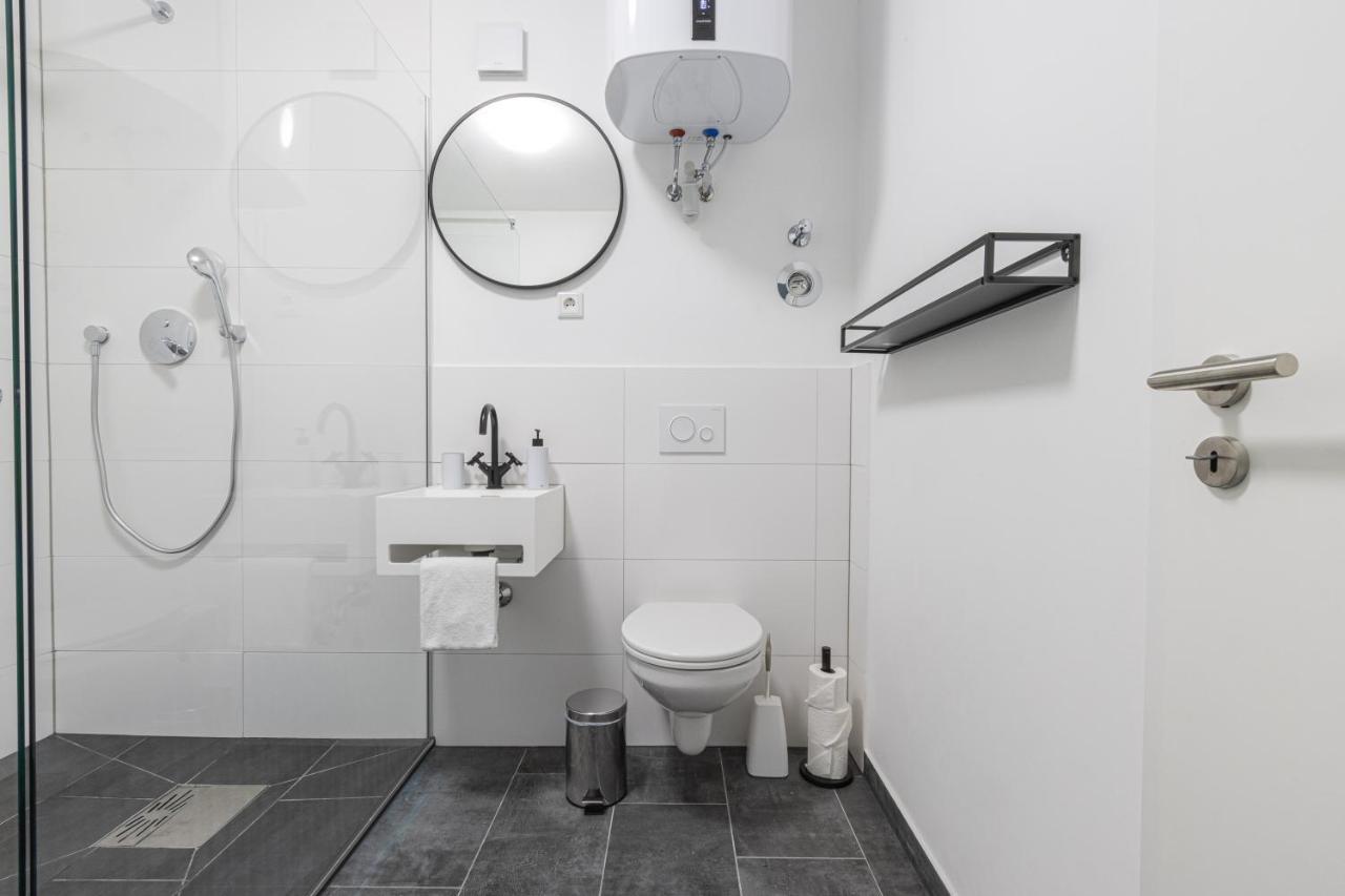 Zzzpace Smart-Hotel Bielefeld Zentrum ภายนอก รูปภาพ