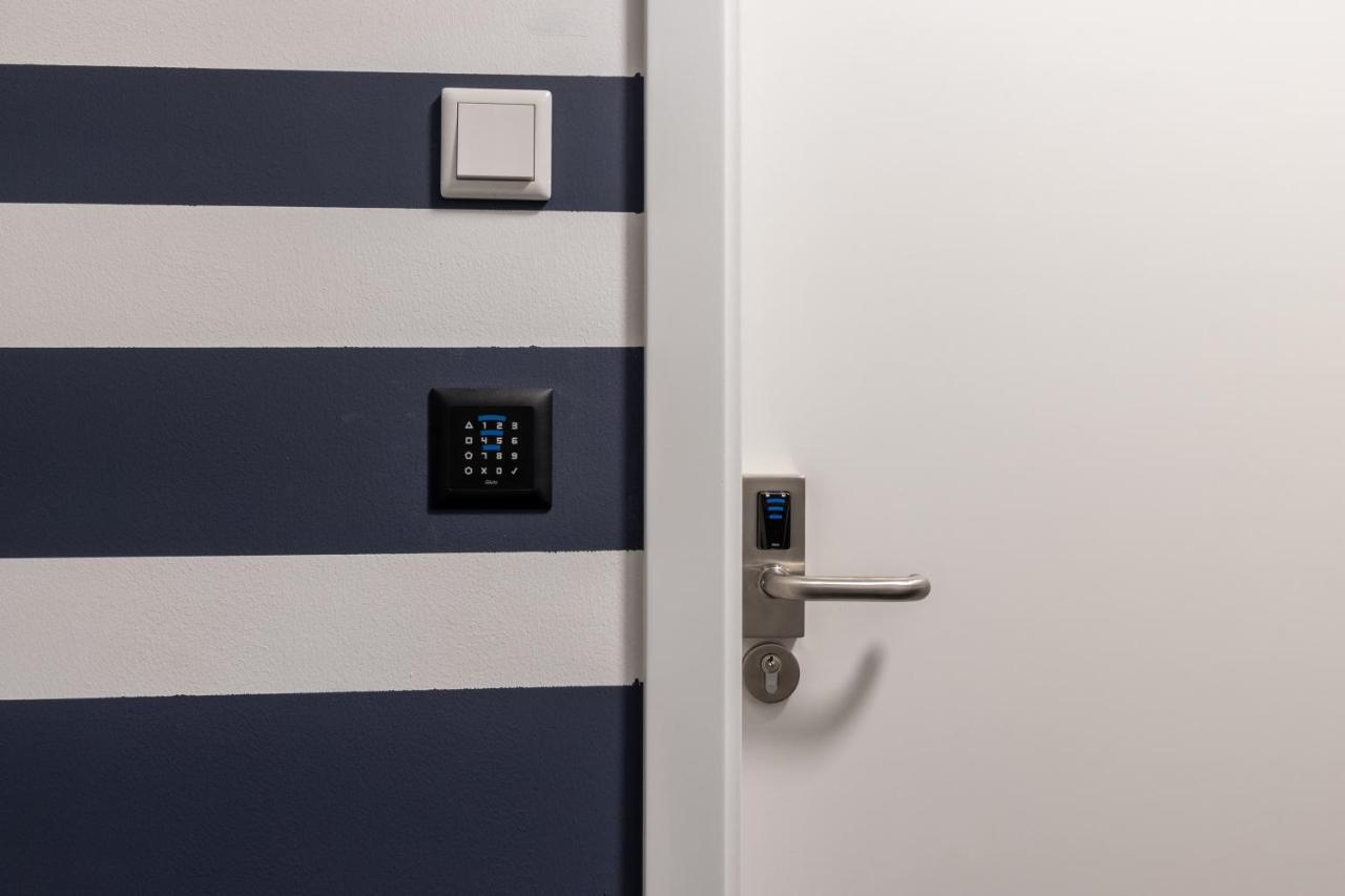 Zzzpace Smart-Hotel Bielefeld Zentrum ภายนอก รูปภาพ