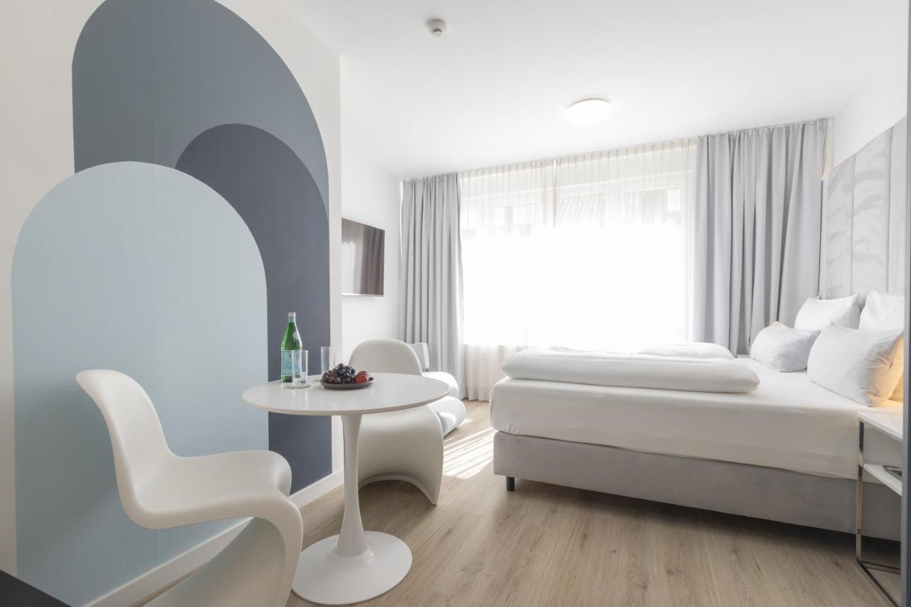 Zzzpace Smart-Hotel Bielefeld Zentrum ภายนอก รูปภาพ