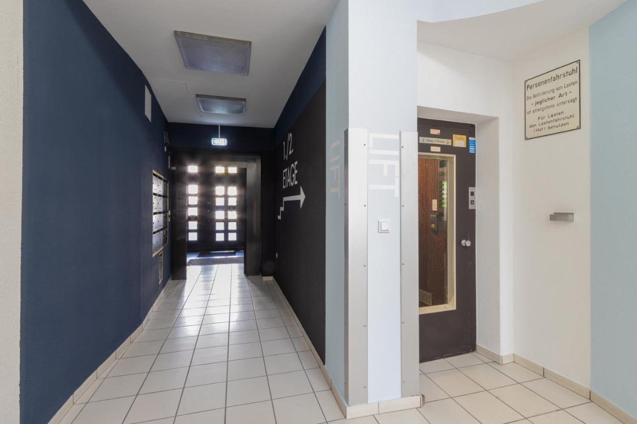 Zzzpace Smart-Hotel Bielefeld Zentrum ภายนอก รูปภาพ