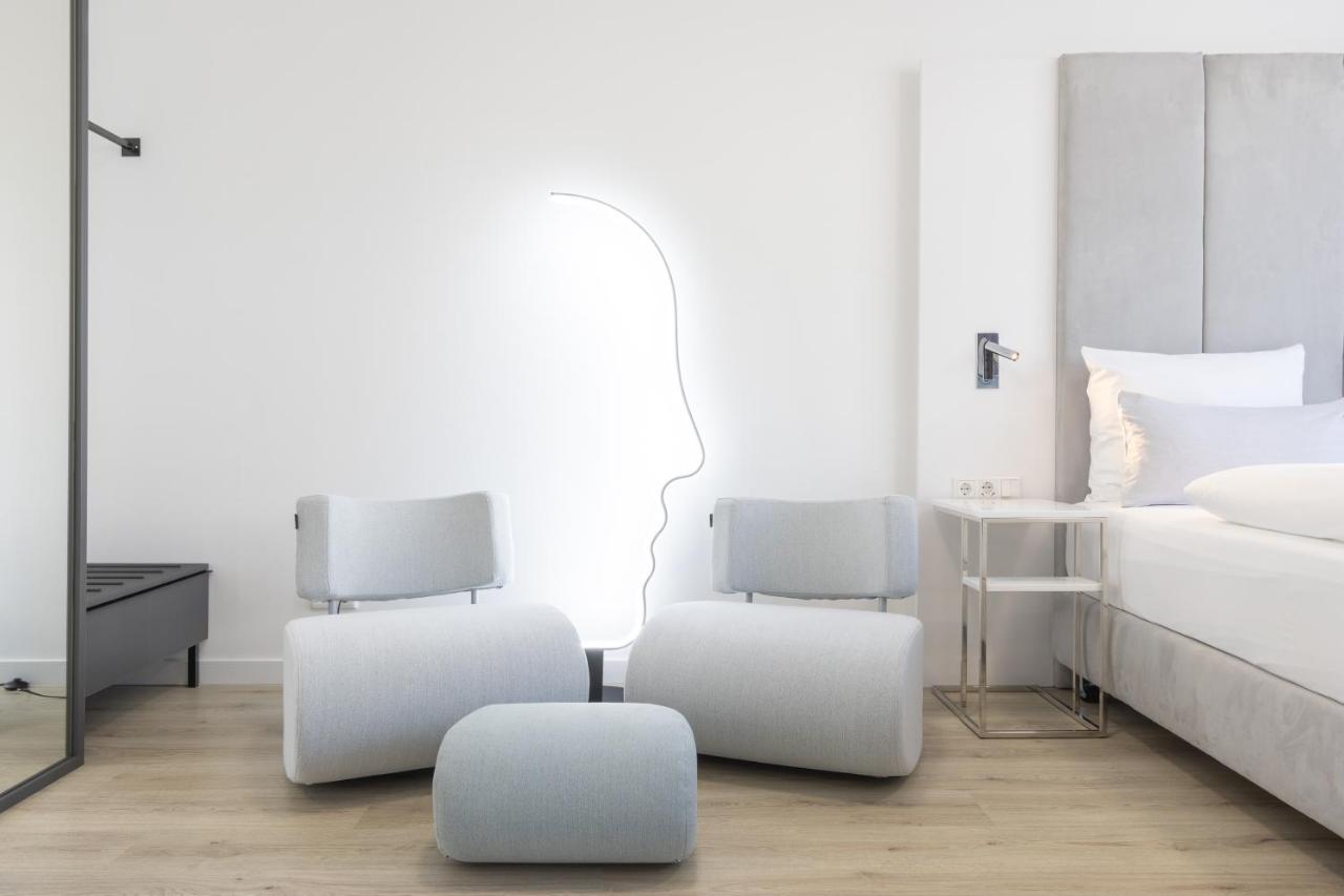 Zzzpace Smart-Hotel Bielefeld Zentrum ภายนอก รูปภาพ