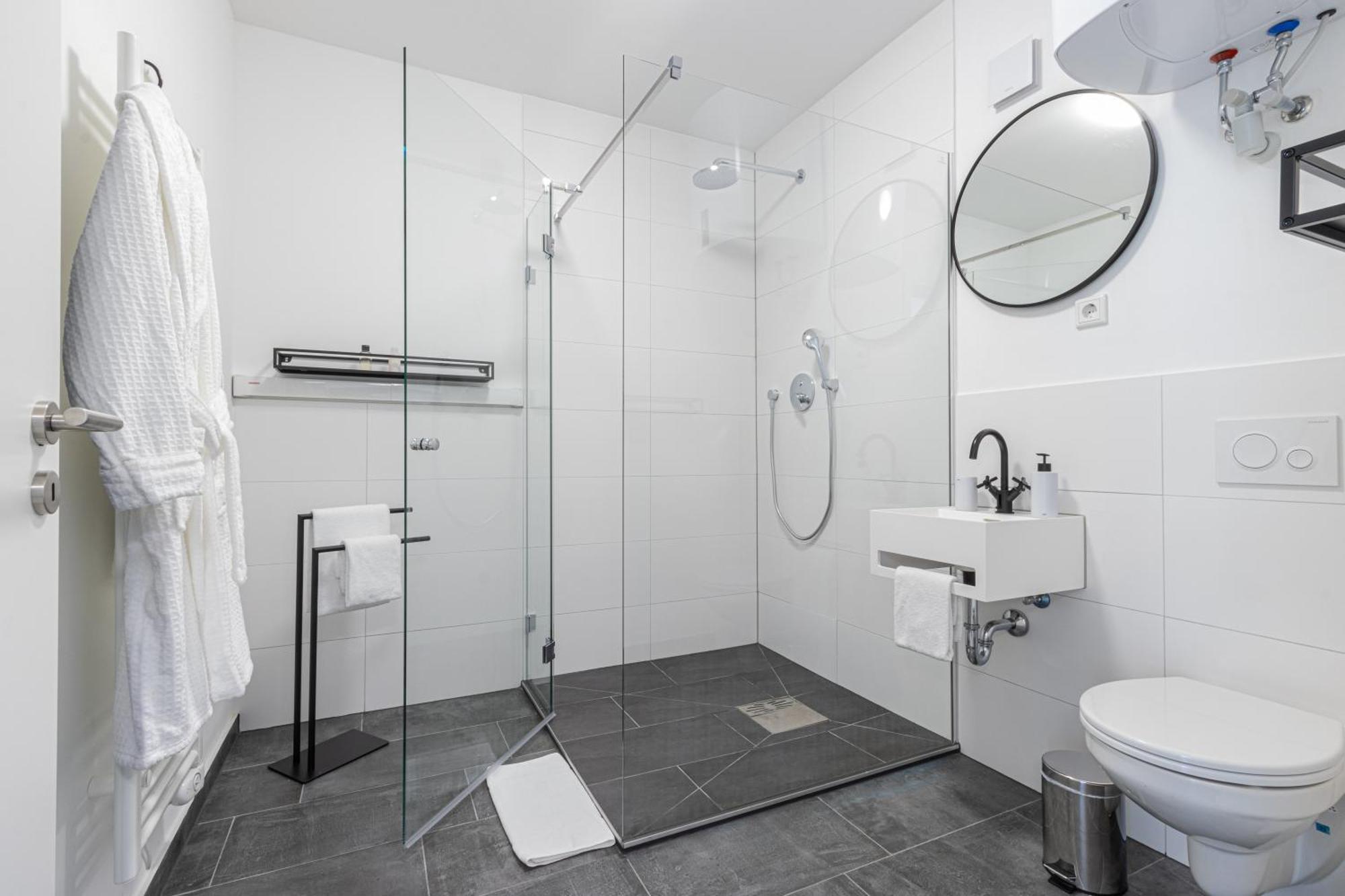 Zzzpace Smart-Hotel Bielefeld Zentrum ภายนอก รูปภาพ